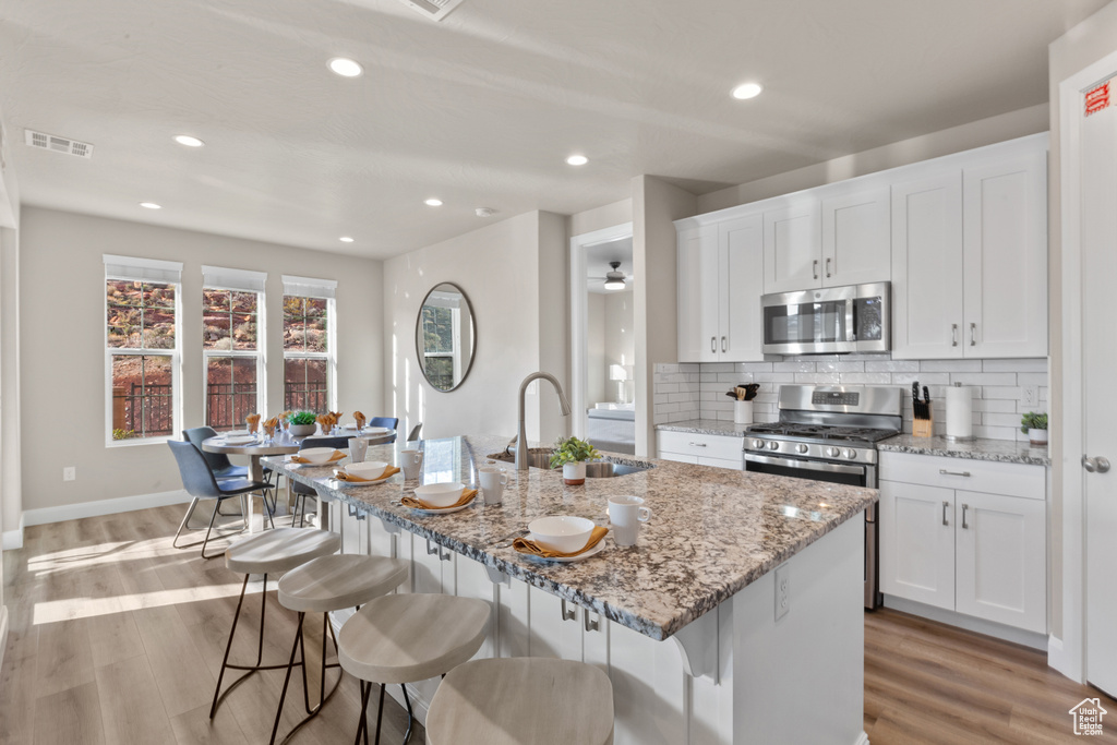 Photo 7 for MLS #2118405 at 2343 E Escondido Dr