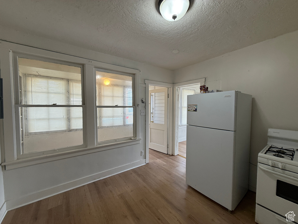 Photo 6 for MLS #2118407 at 221 L St