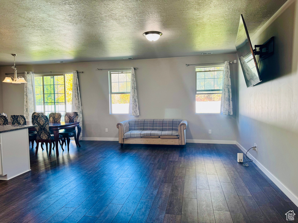 Photo 4 for MLS #2118415 at 954 N Wahlen Way