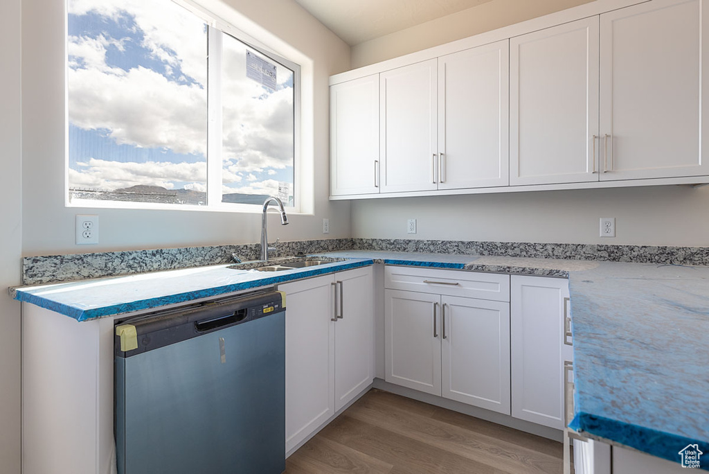 Photo 9 for MLS #2118421 at 2604 N Clark Pkwy