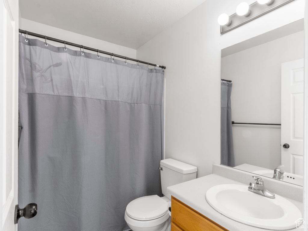 6401 S HIGH BLUFF DR West Valley City, UT 84118