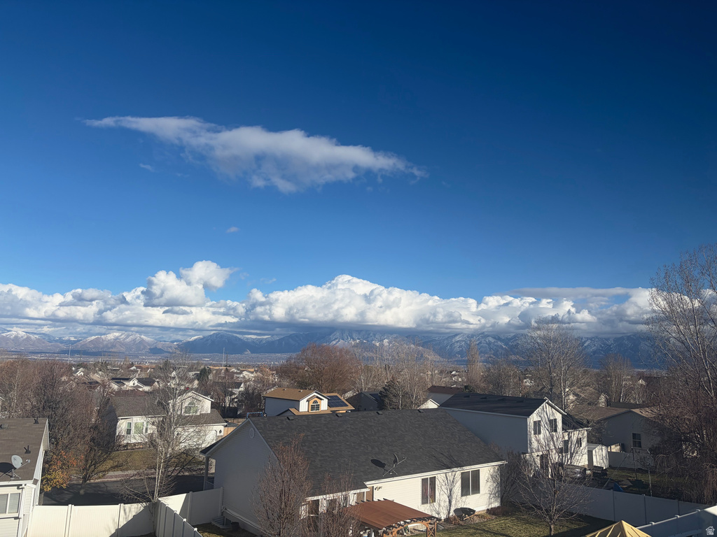 6401 S HIGH BLUFF DR West Valley City, UT 84118