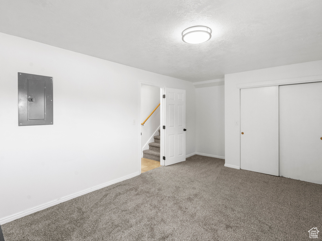 6401 S HIGH BLUFF DR West Valley City, UT 84118