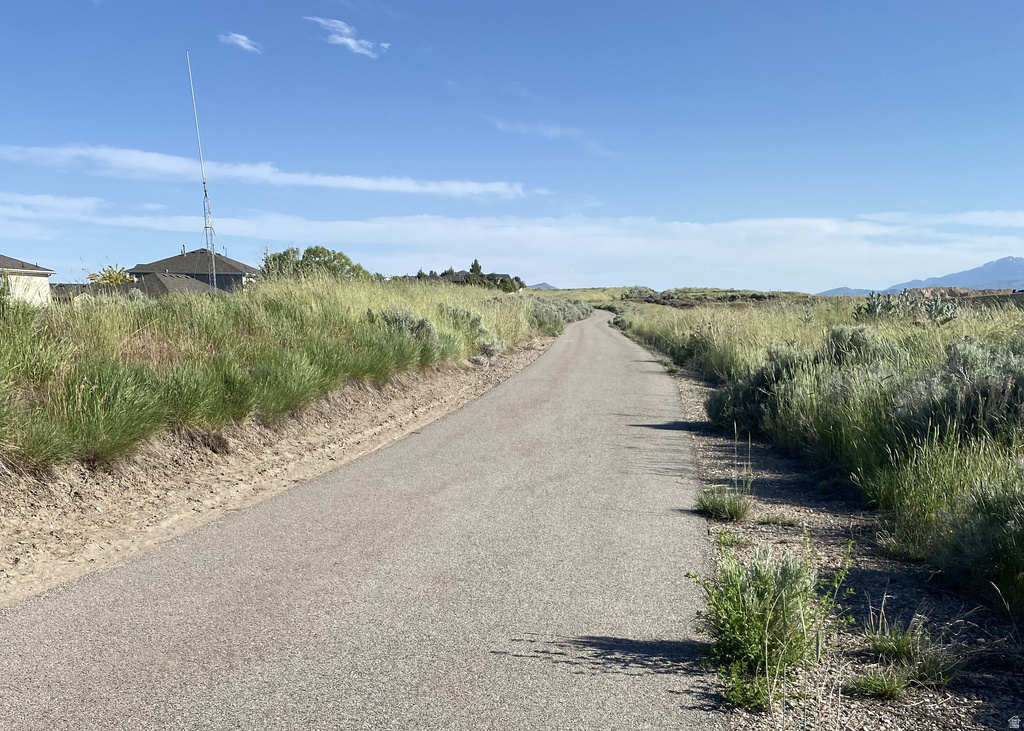 6401 S HIGH BLUFF DR West Valley City, UT 84118