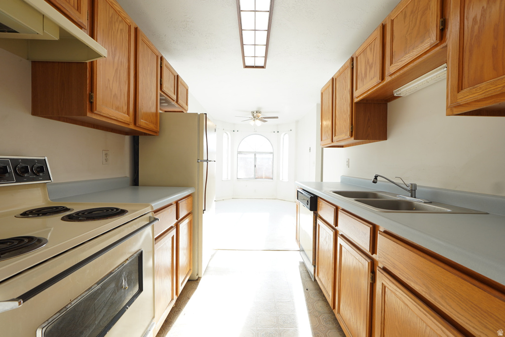 7709 S SUNBIRD WAY Midvale, UT 84047