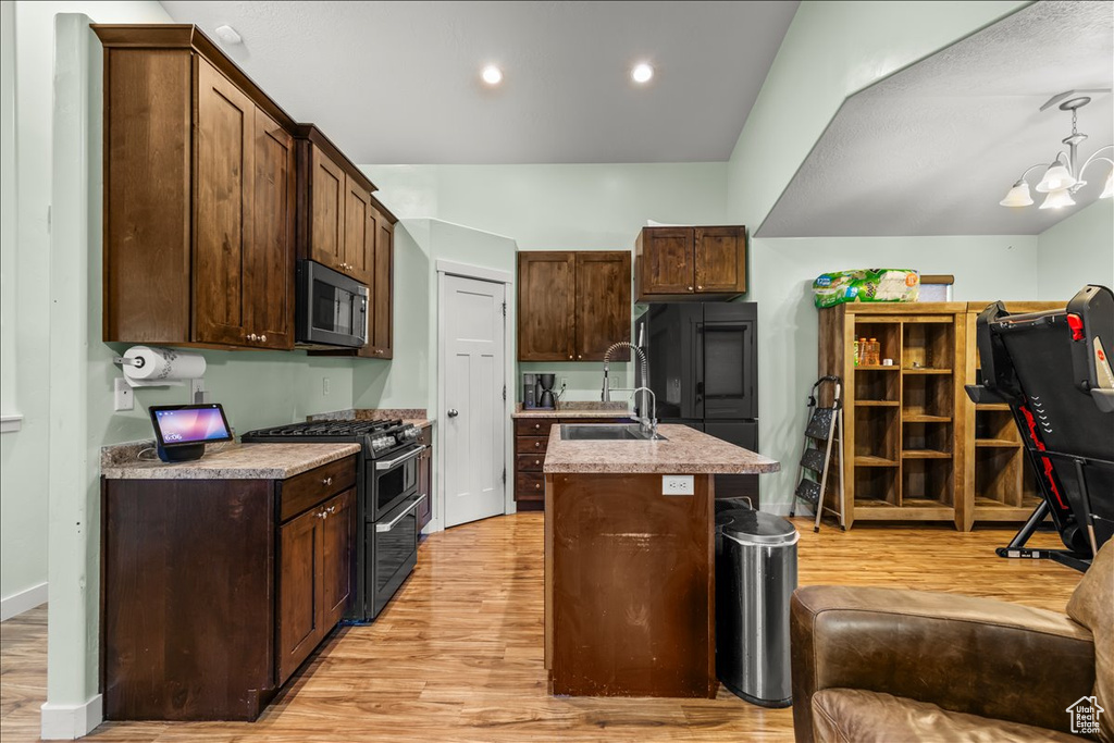 Photo 7 for MLS #2118472 at 339 W Slate Dr