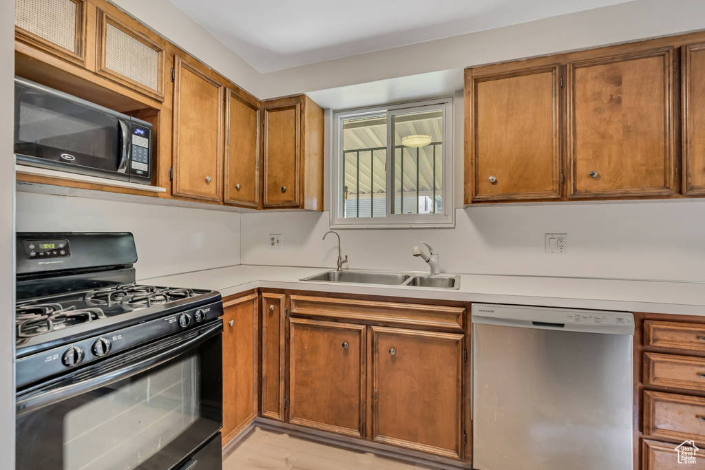 Photo 7 for MLS #2118473 at 1261 E Sandra Cir