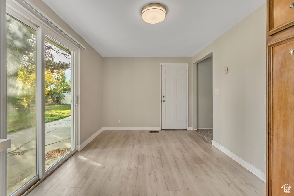 Photo 10 for MLS #2118473 at 1261 E Sandra Cir