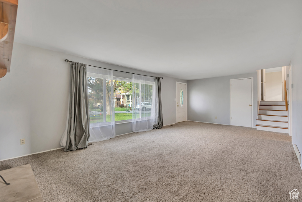 Photo 5 for MLS #2118473 at 1261 E Sandra Cir