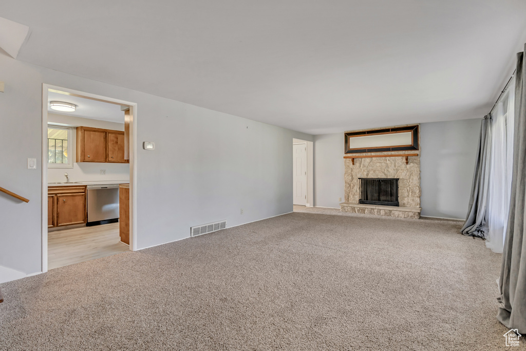 Photo 3 for MLS #2118473 at 1261 E Sandra Cir