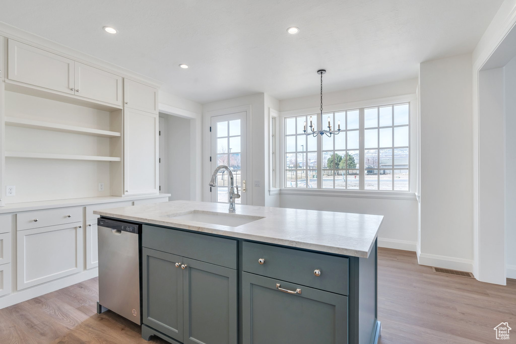 Photo 9 for MLS #2118479 at 5642 W Hawthorn Ln #11