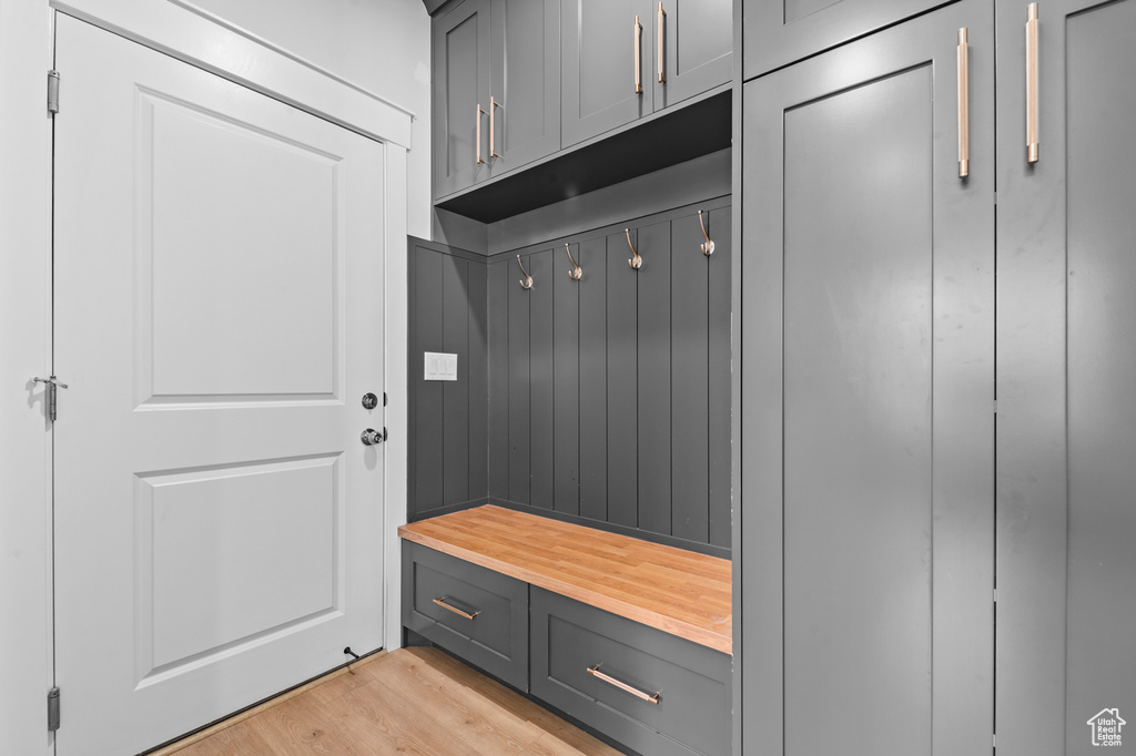 6336 W MEADOW GRASS DR South Jordan, UT 84009