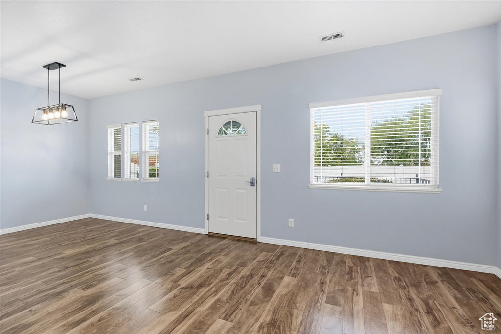 Photo 4 for MLS #2118501 at 1565 N 565 West #101