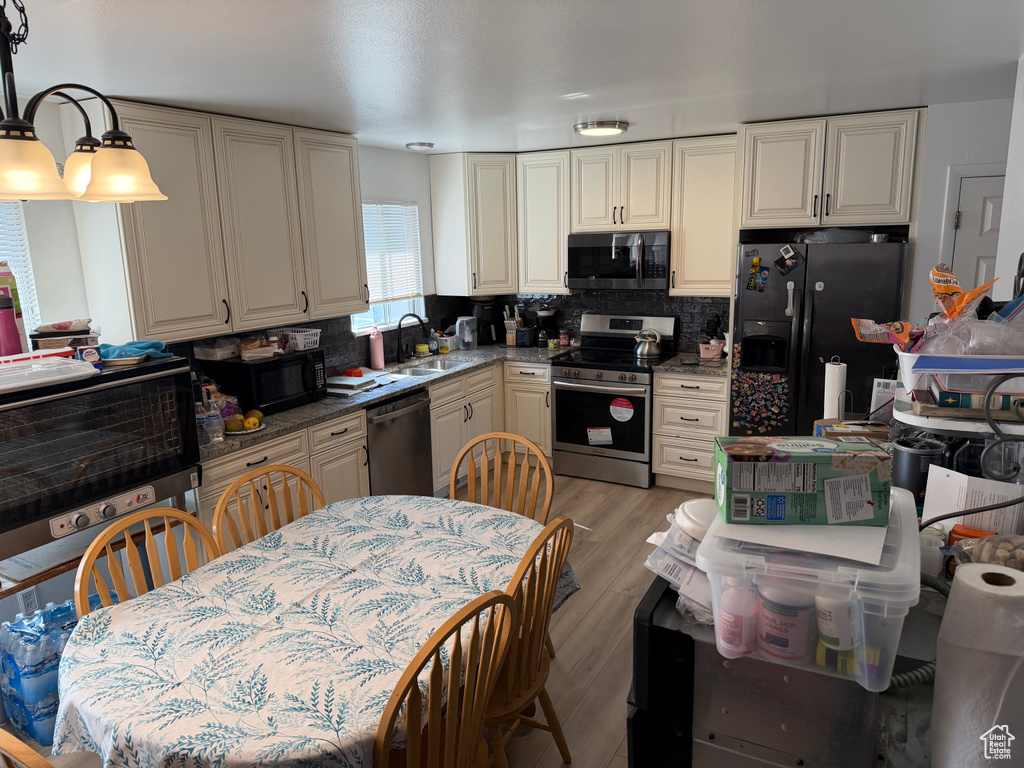 Photo 6 for MLS #2118517 at 999 W 1100 North