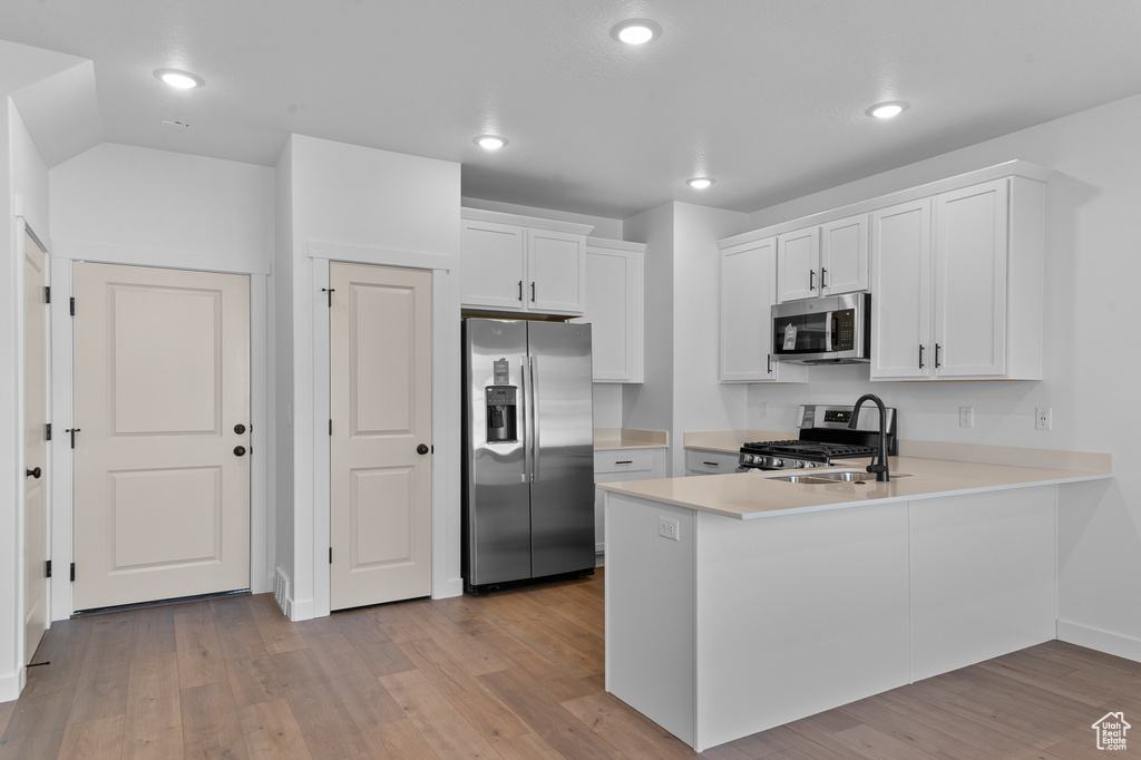 Photo 8 for MLS #2118566 at 1433 Electric Ave