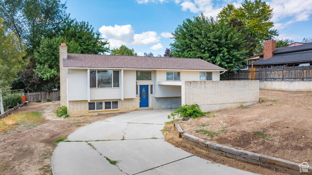 Photo 2 for MLS #2118574 at 650 S 1600 East