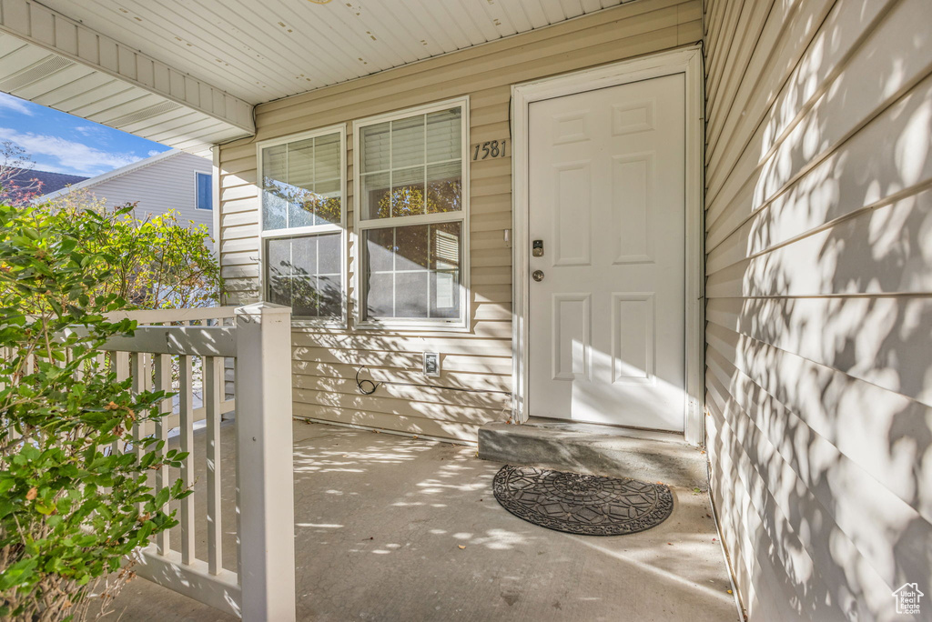 Photo 3 for MLS #2118578 at 1581 N Durocher Ln