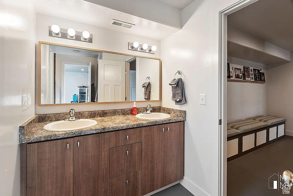 Photo 12 for MLS #2118596 at 3853 W 1300 North