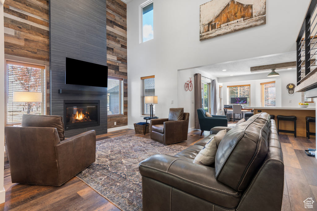 Photo 3 for MLS #2118629 at 1482 Willow Ln