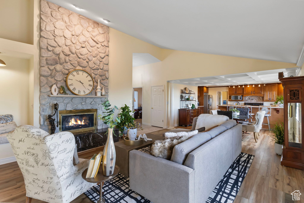 Photo 5 for MLS #2118630 at 683 Hillside Oak Cir
