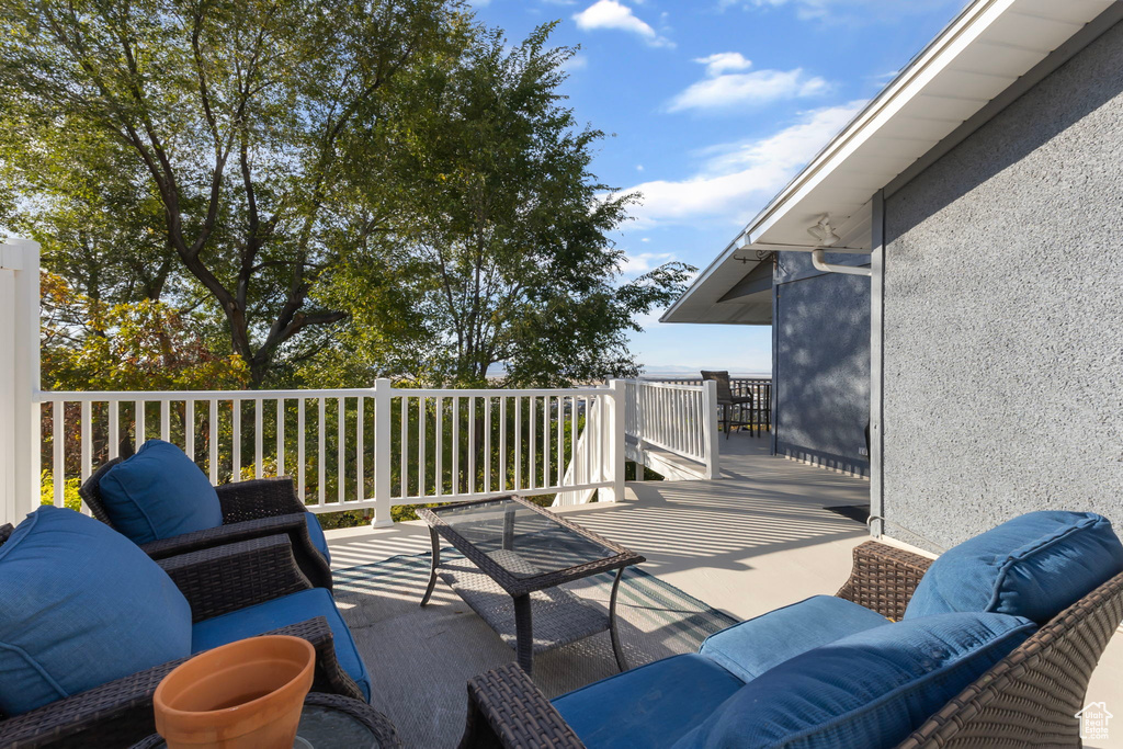 Photo 20 for MLS #2118630 at 683 Hillside Oak Cir