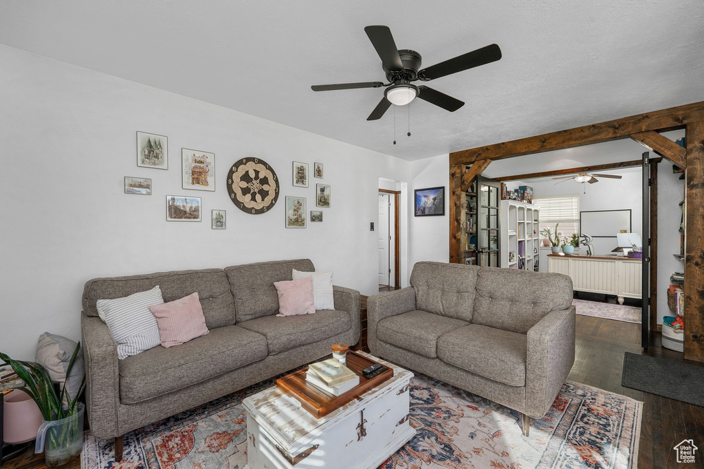 Photo 2 for MLS #2118635 at 917 N Garden Dr