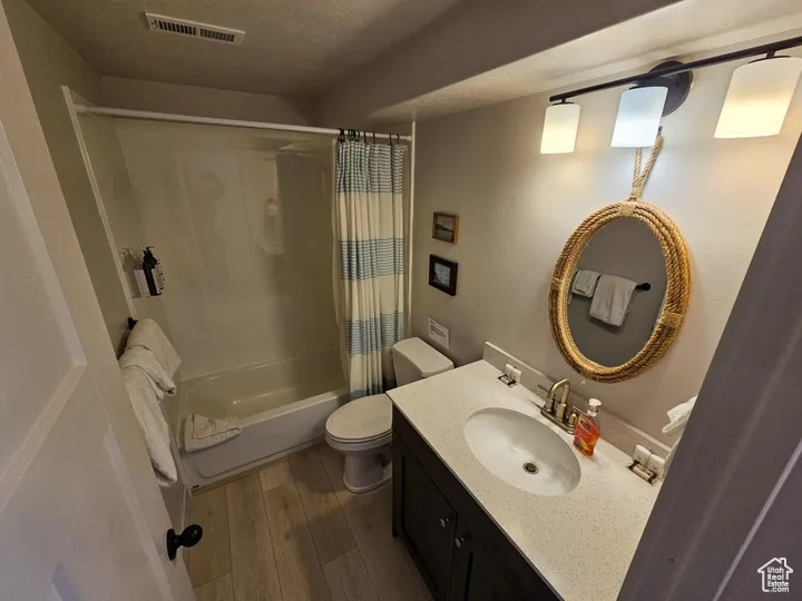 2216 S BEACHCOMBER LN Garden City, UT 84028