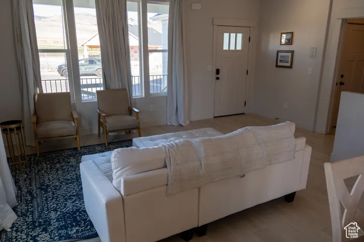 2216 S BEACHCOMBER LN Garden City, UT 84028