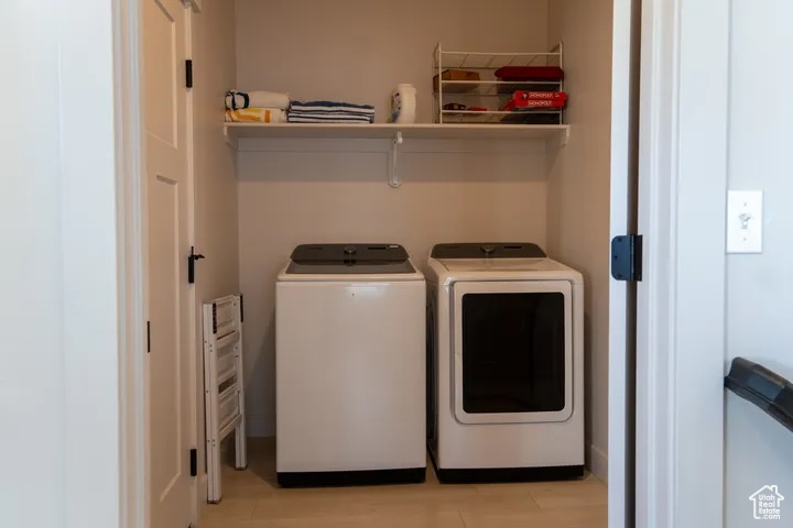 2216 S BEACHCOMBER LN Garden City, UT 84028