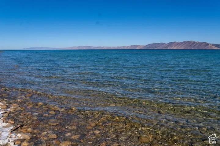 2216 S BEACHCOMBER LN Garden City, UT 84028