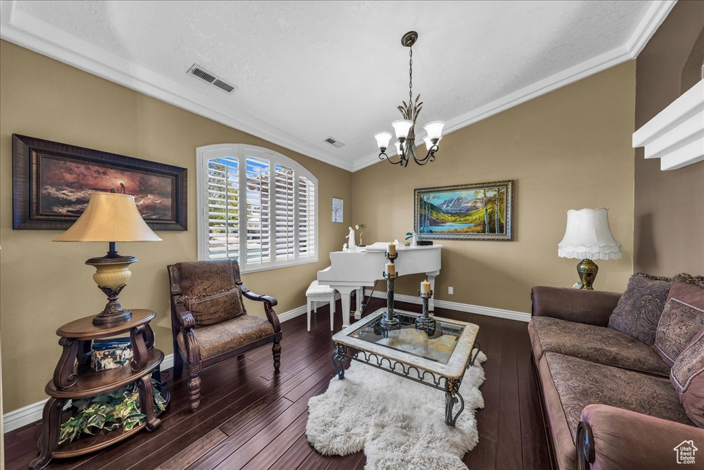 Photo 11 for MLS #2118650 at 665 N Dusk Dr