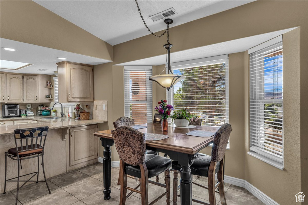 Photo 7 for MLS #2118650 at 665 N Dusk Dr