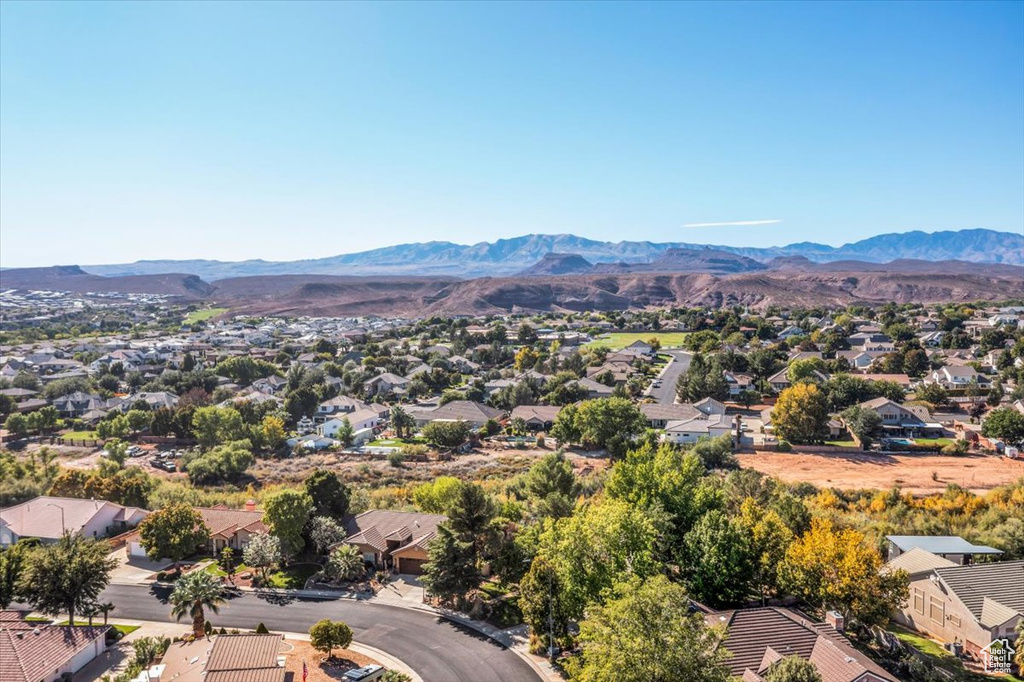 Photo 4 for MLS #2118650 at 665 N Dusk Dr