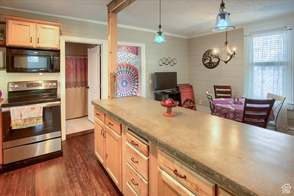 Photo 9 for MLS #2118656 at 3021 Adams Ave