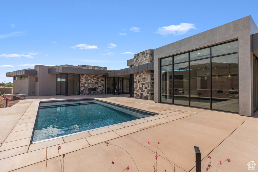 Photo 17 for MLS #2118663 at 2498 N Lacasa Dr