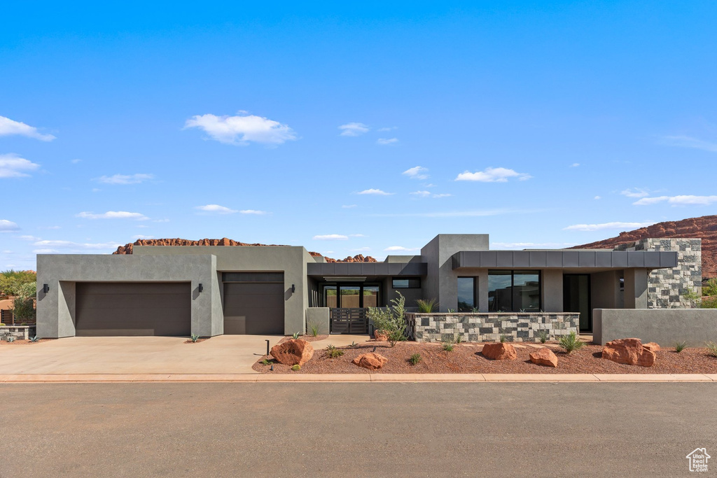 Photo 1 for MLS #2118663 at 2498 N Lacasa Dr