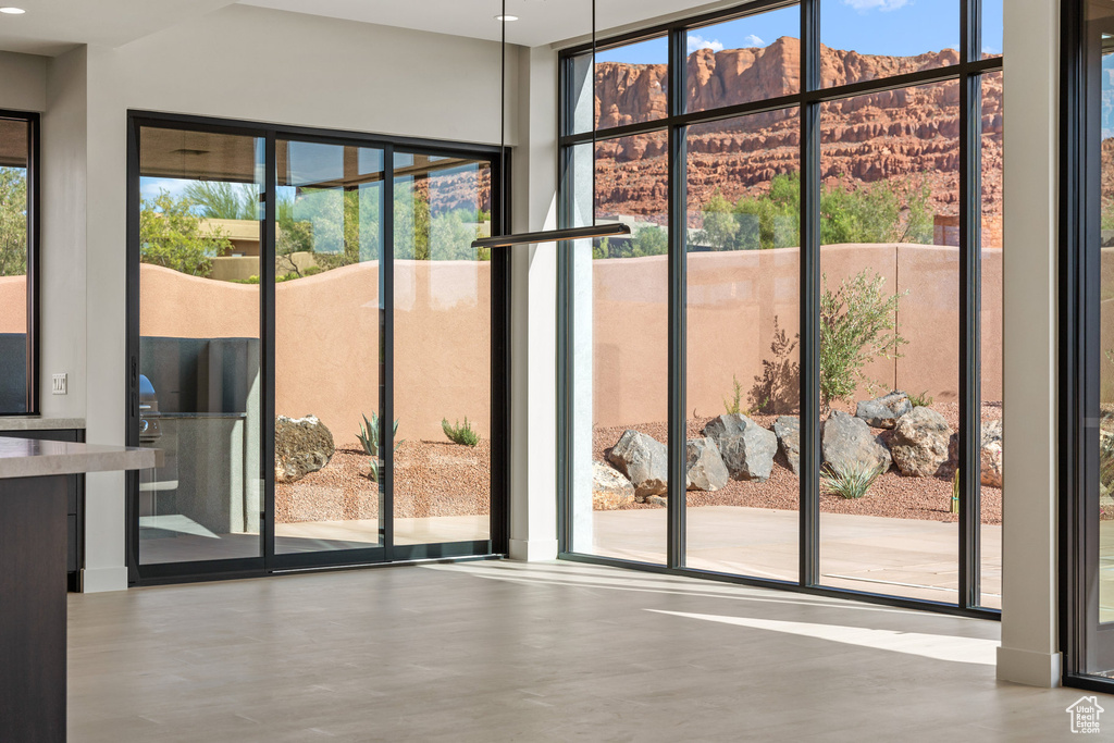 Photo 10 for MLS #2118663 at 2498 N Lacasa Dr