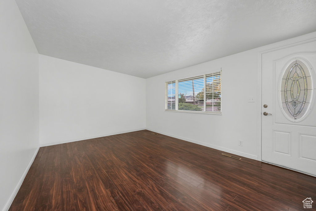 Photo 5 for MLS #2118666 at 607 E 875 North