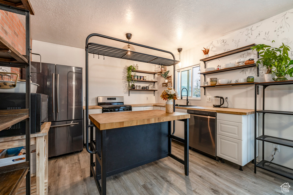 Photo 2 for MLS #2118719 at 1959 S 200 East