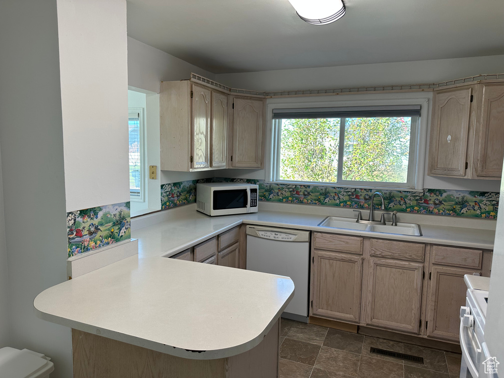 Photo 10 for MLS #2118757 at 582 7 West