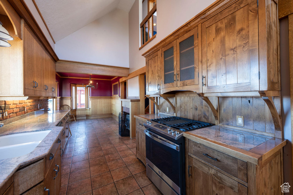 Photo 7 for MLS #2118758 at 321 Matterhorn Dr