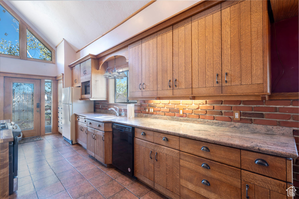 Photo 5 for MLS #2118758 at 321 Matterhorn Dr