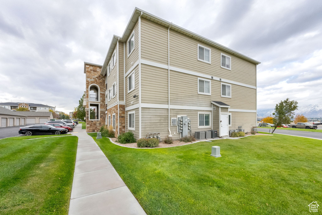 Photo 17 for MLS #2118766 at 1948 N Crest Rd