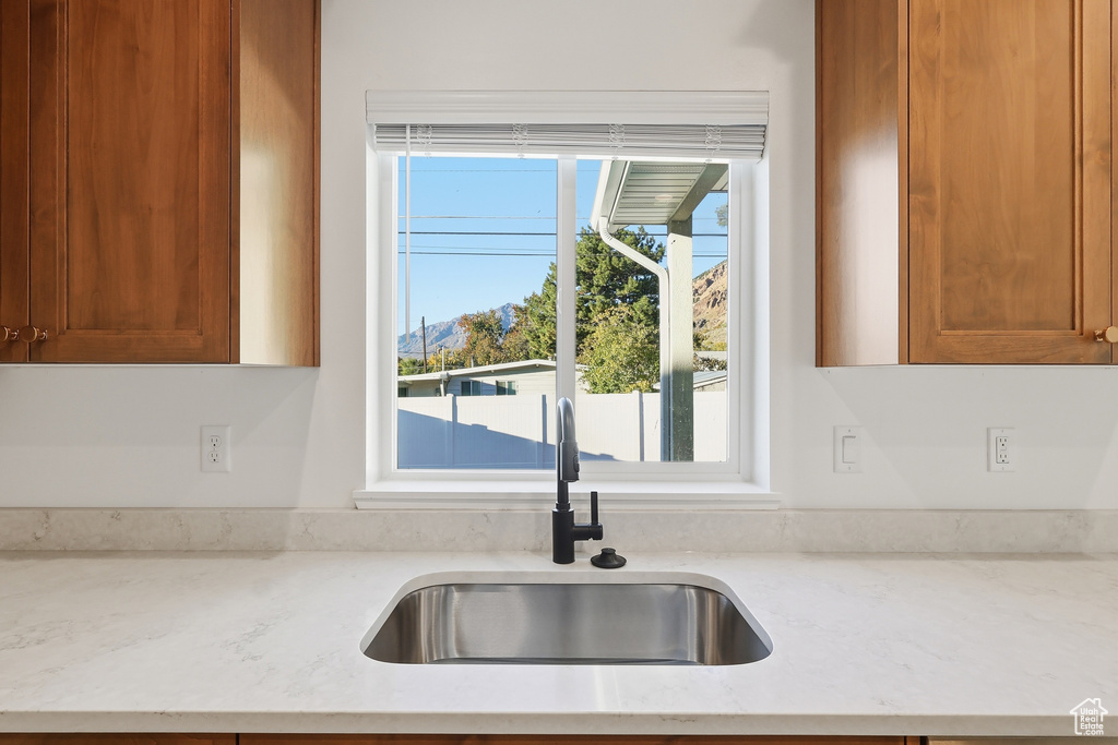 1170 E VITT DR Ogden, UT 84404