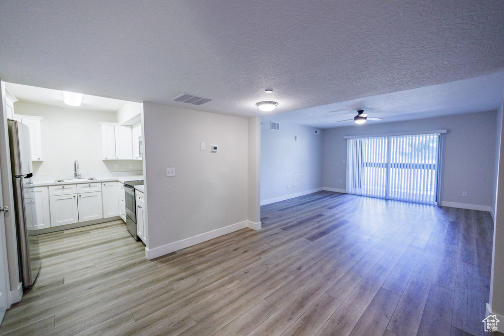 Photo 5 for MLS #2118797 at 2244 N Canyon Rd #305