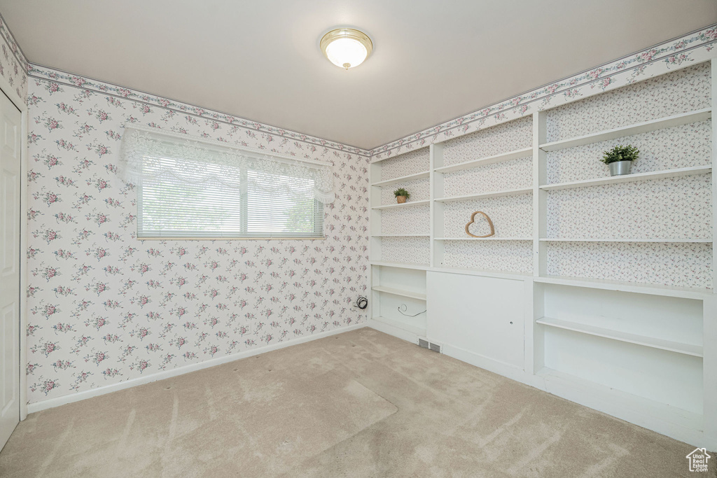 Photo 17 for MLS #2118813 at 209 E Dorchester Dr