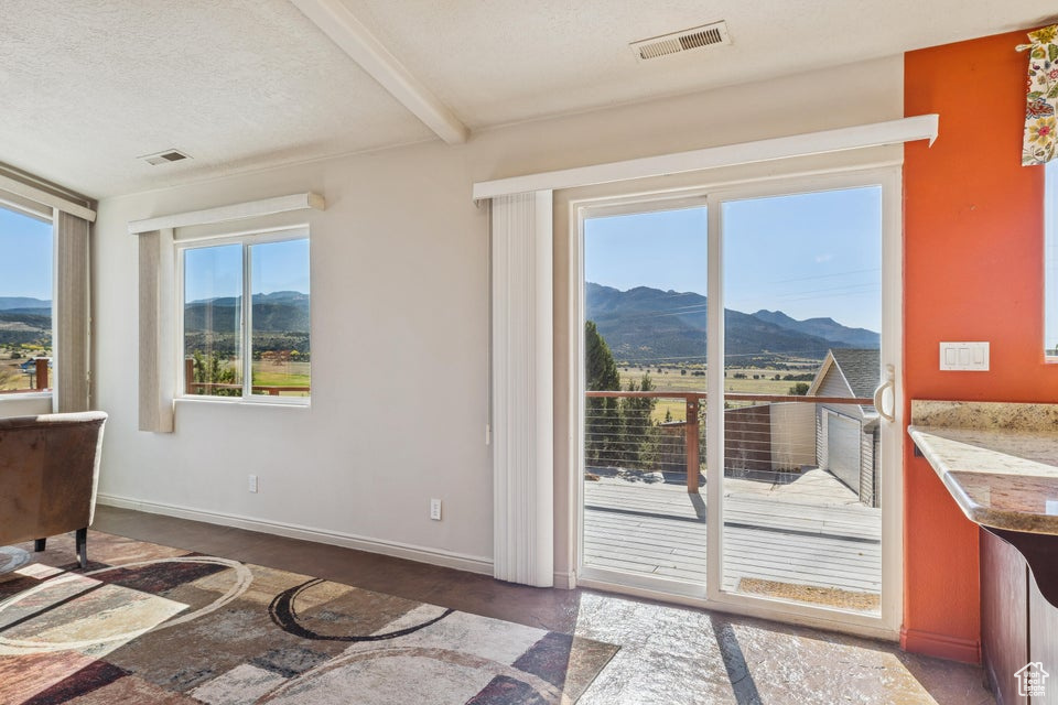 Photo 10 for MLS #2118823 at 370 E Foothill Cir