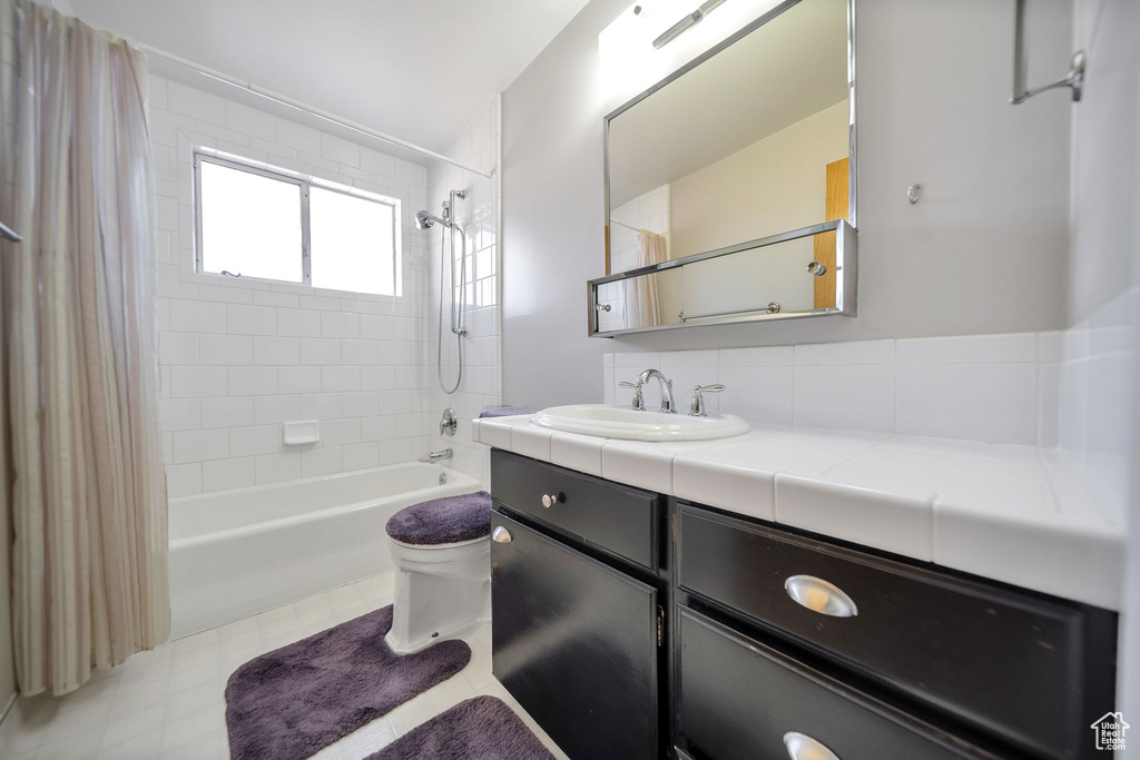 Photo 8 for MLS #2118841 at 3201 S Barney St