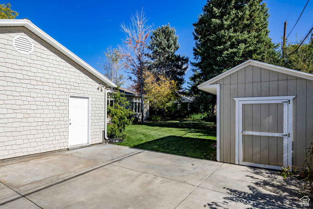 Photo 33 for MLS #2118845 at 1840 E Grover Ln