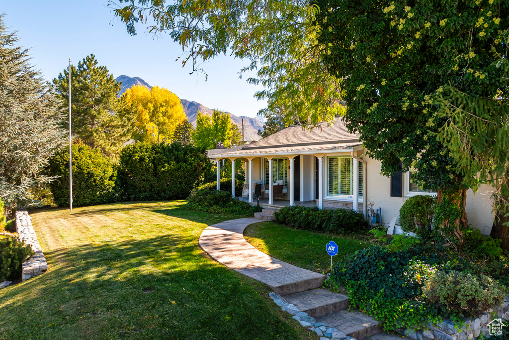 Photo 2 for MLS #2118845 at 1840 E Grover Ln